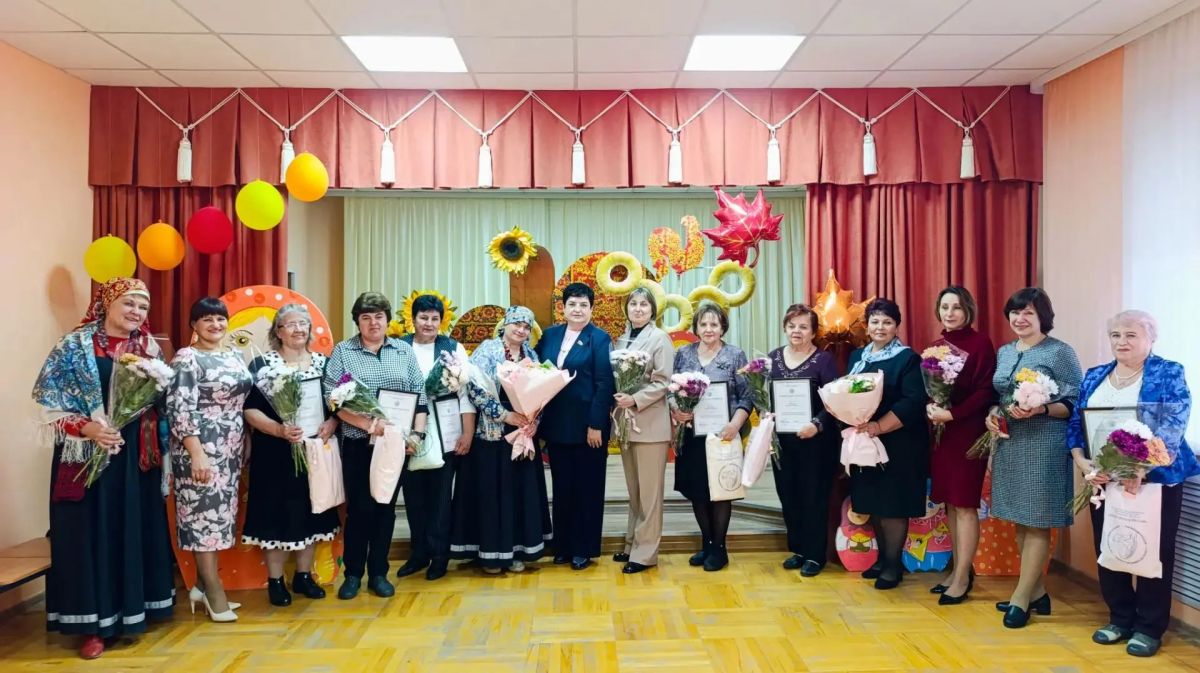 На базе Дома ремёсел и Дома творчества Яковлевского округа состоялась душевная встреча в рамках проекта БРО «Совет женщин» На базе Дома ремёсел и Дома творчества Яковлевского округа состоялась душевная встреча в рамках проекта БРО «Совет женщин»