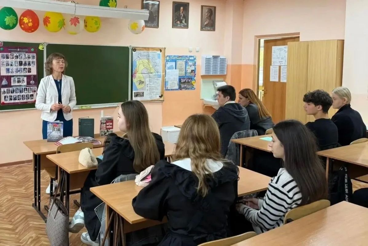 Волонтёры Победы совместно с библиотекой Н.И. Рыжкова провели Всероссийский урок памяти «Битва за Кавказ» Волонтёры Победы совместно с библиотекой Н.И. Рыжкова провели Всероссийский урок памяти «Битва за Кавказ»