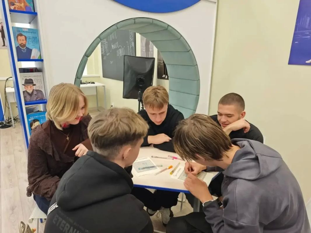 В Белгородской детской библиотеке имени А. А. Лиханова прошла литературная игра «Имена В Белгородской детской библиотеке имени А. А. Лиханова прошла литературная игра «Имена