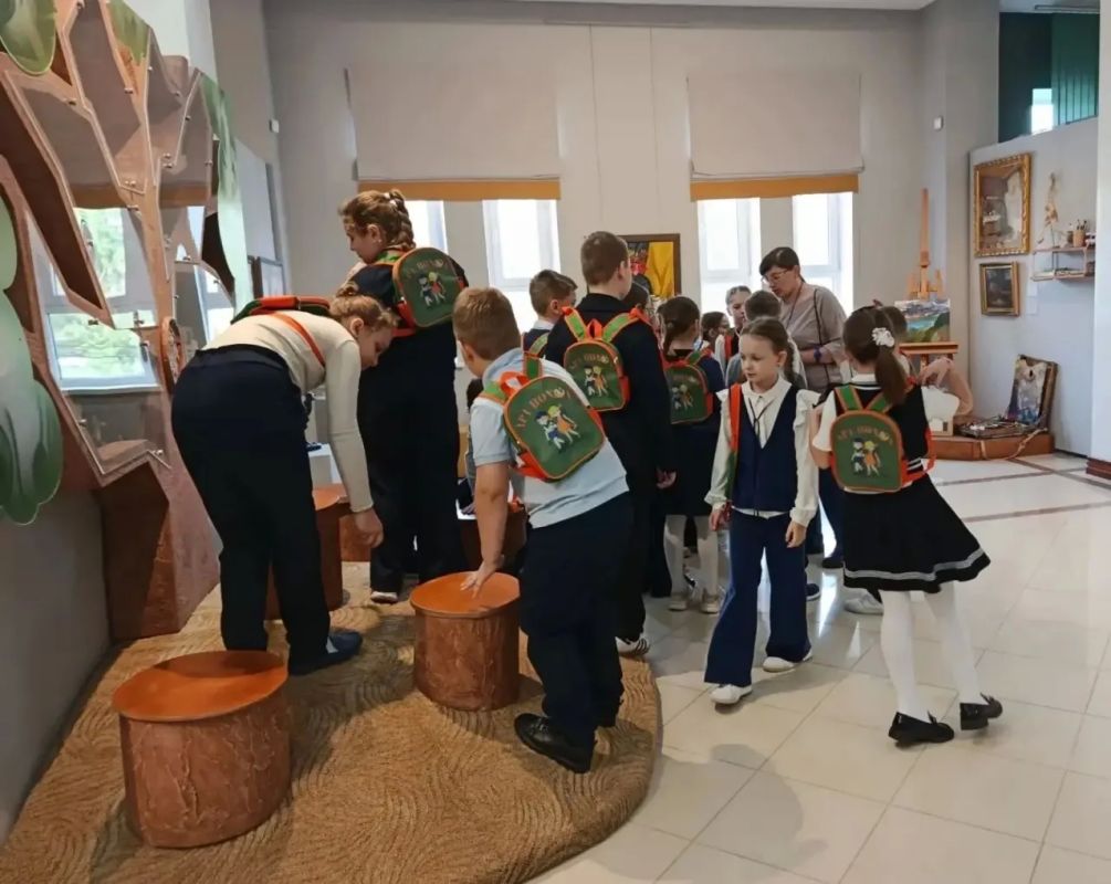 В детском культурно-просветительском центре «ОКНО» Белгородского художественного музея состоялась игра «Арт-поход» по скульптуре В детском культурно-просветительском центре «ОКНО» Белгородского художественного музея состоялась игра «Арт-поход» по скульптуре