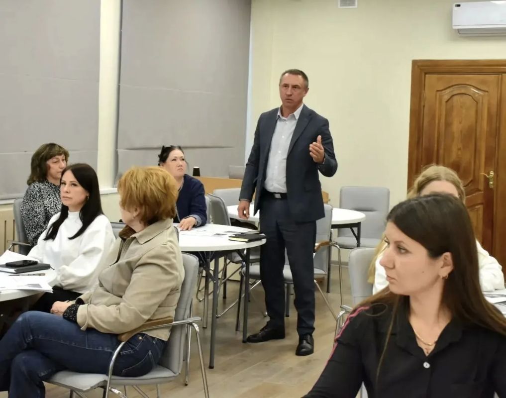 Андрей Миськов: В администрации Новооскольского округа состоялось заседание комиссии по отбору кандидатов на ежегодную премию имени Героя Советского Союза Николая Фёдоровича Ватутина Андрей Миськов: В администрации Новооскольского округа состоялось заседание комиссии по отбору кандидатов на ежегодную премию имени Героя Советского Союза Николая Фёдоровича Ватутина