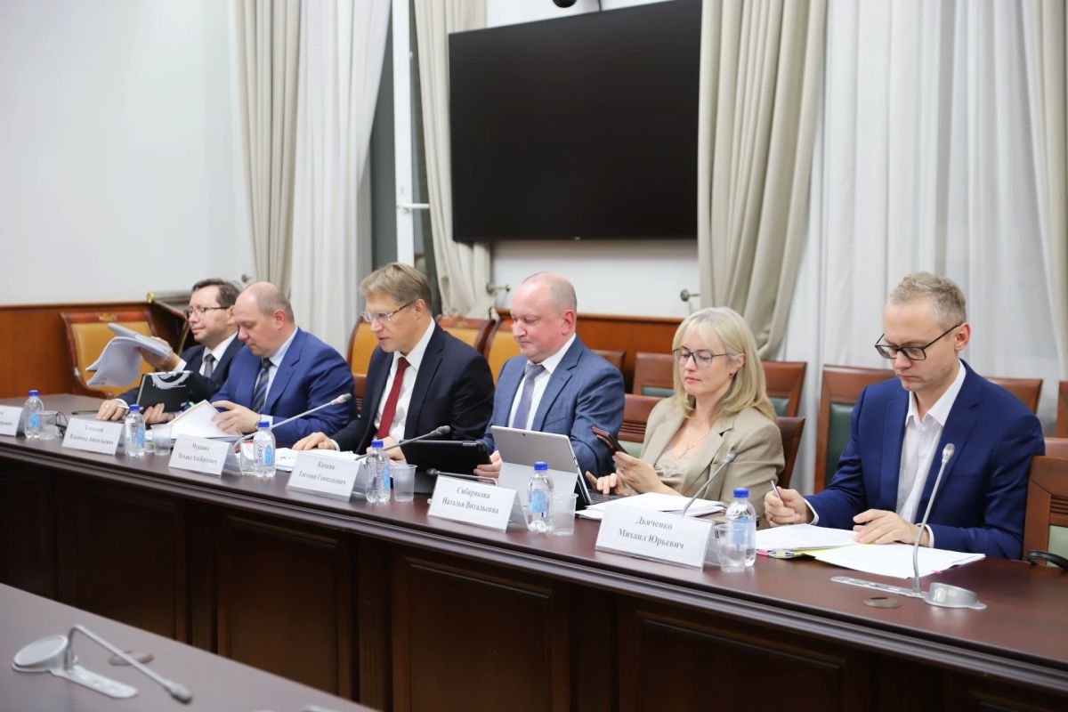 Александр Шуваев: Также сегодня провёл рабочую встречу с министром здравоохранения Российской Федерации Михаилом Альбертовичем Мурашко Александр Шуваев: Также сегодня провёл рабочую встречу с министром здравоохранения Российской Федерации Михаилом Альбертовичем Мурашко