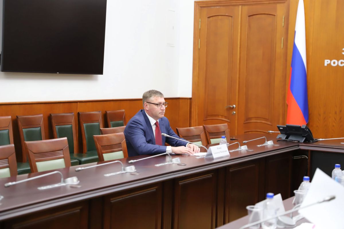 Александр Шуваев: Также сегодня провёл рабочую встречу с министром здравоохранения Российской Федерации Михаилом Альбертовичем Мурашко Александр Шуваев: Также сегодня провёл рабочую встречу с министром здравоохранения Российской Федерации Михаилом Альбертовичем Мурашко