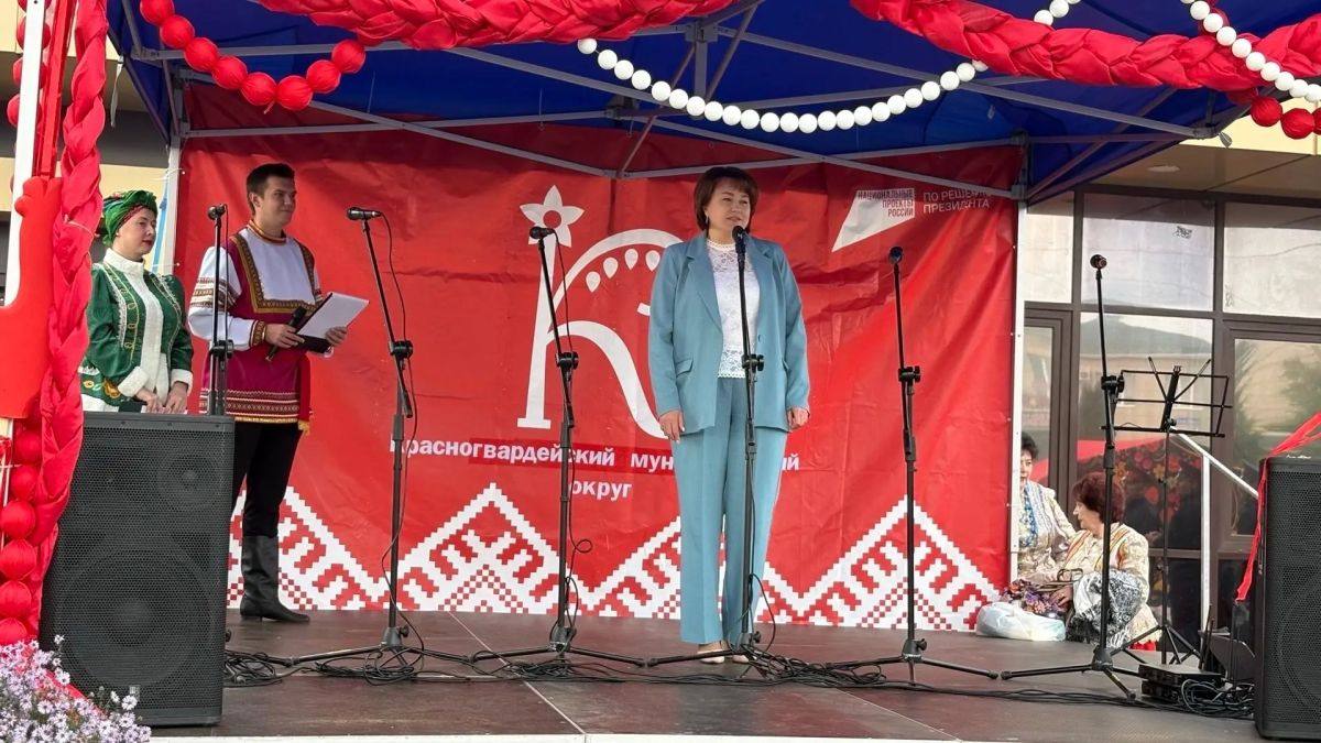 Золото на деревьях, гармонь в воздухе и запах пирогов - Бирюченская ярмарка в канун Покрова Пресвятой Богородицы удалась на славу! Золото на деревьях, гармонь в воздухе и запах пирогов - Бирюченская ярмарка в канун Покрова Пресвятой Богородицы удалась на славу!