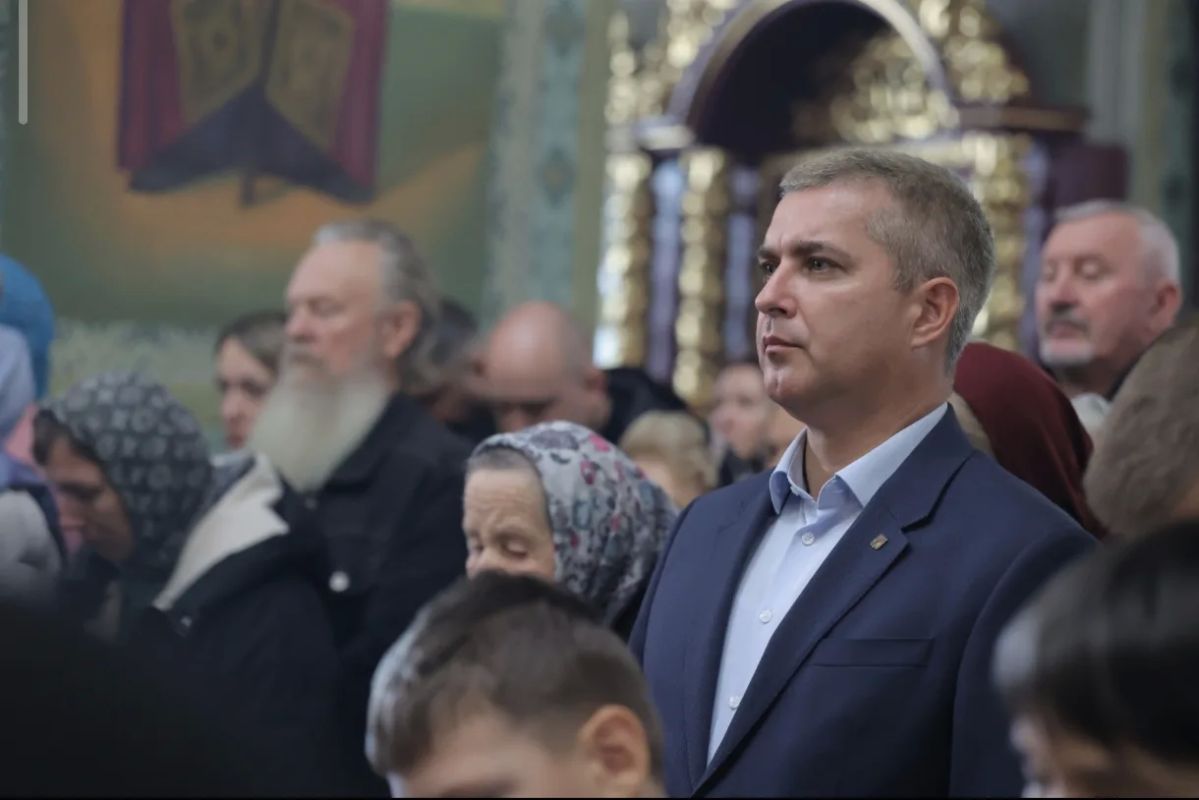 Михаил Лобазнов: Сегодня в Вознесенском храме митрополит Белгородский и Старооскольский Иоанн совершил чин отпевания настоятеля храма протоиерея Василия Рачка Михаил Лобазнов: Сегодня в Вознесенском храме митрополит Белгородский и Старооскольский Иоанн совершил чин отпевания настоятеля храма протоиерея Василия Рачка