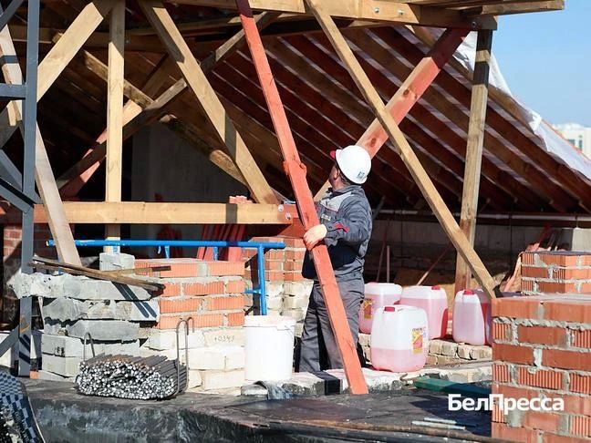 Белгороде продолжают восстанавливать дом на Театральном проезде Белгороде продолжают восстанавливать дом на Театральном проезде