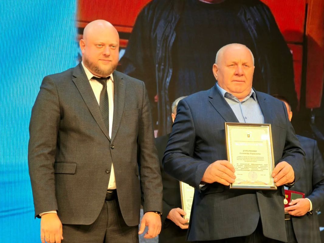 Андрей Миськов: В день профессионального праздника мы с гордостью и радостью говорим о тех, чьим ежедневным трудом славится наша малая родина Андрей Миськов: В день профессионального праздника мы с гордостью и радостью говорим о тех, чьим ежедневным трудом славится наша малая родина