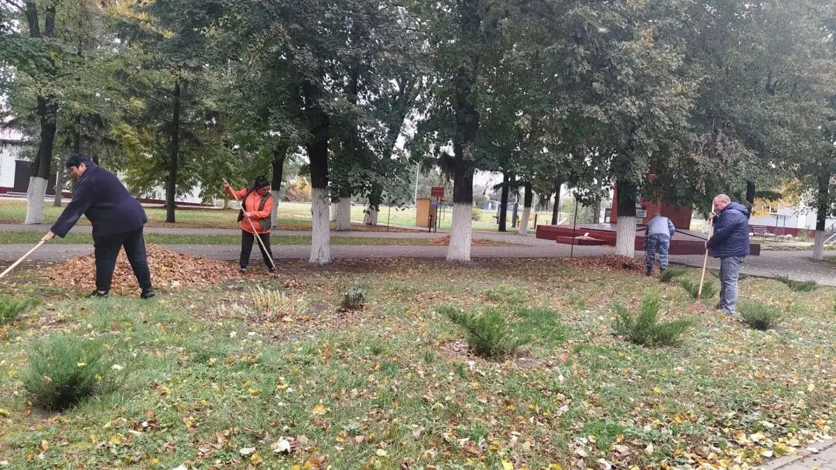 На территории округа активно продолжается череда субботников в рамках месячника добровольного служения Белгородской области На территории округа активно продолжается череда субботников в рамках месячника добровольного служения Белгородской области