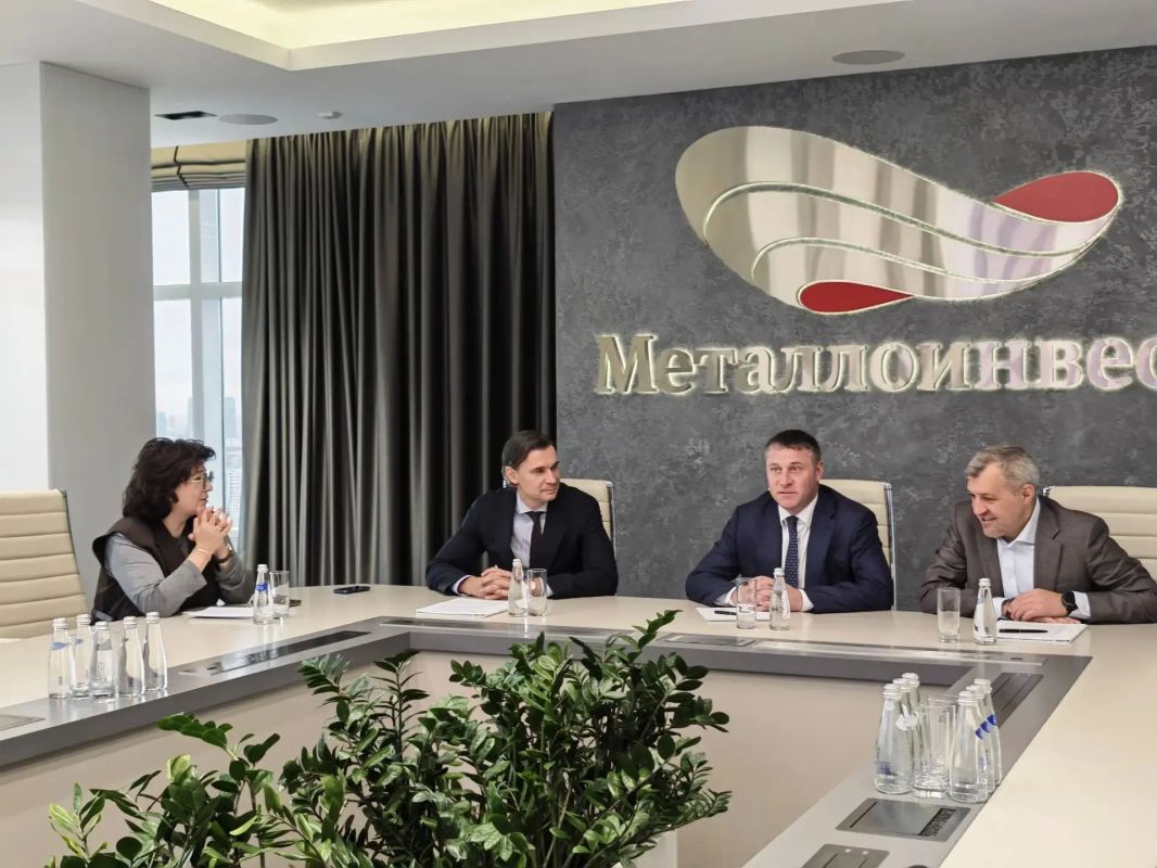 Александр Шуваев: Провёл рабочую встречу с руководством компании «Металлоинвест» в Москве