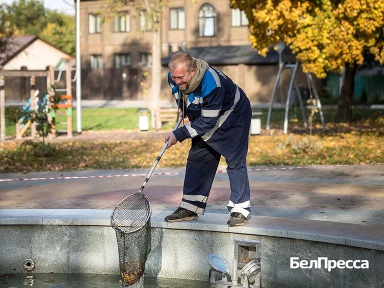 В Белгороде начали подготавливать к зиме фонтаны В Белгороде начали подготавливать к зиме фонтаны