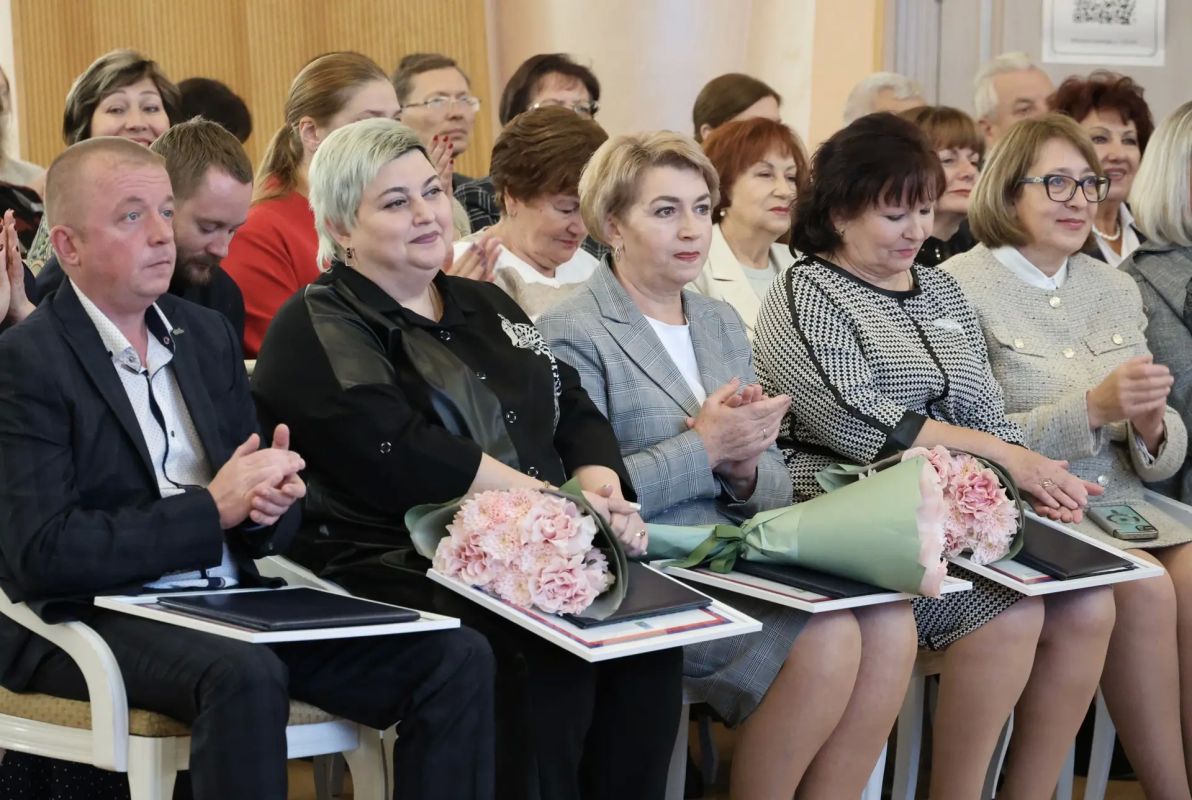 Юрий Клепиков: В областном центре состоялась торжественная церемония награждения лауреатов премии имени Павла Кузьмича Бедненко — заслуженного работника социальной защиты населения Российской Федерации, нашего земляка... Юрий Клепиков: В областном центре состоялась торжественная церемония награждения лауреатов премии имени Павла Кузьмича Бедненко — заслуженного работника социальной защиты населения Российской Федерации, нашего земляка...