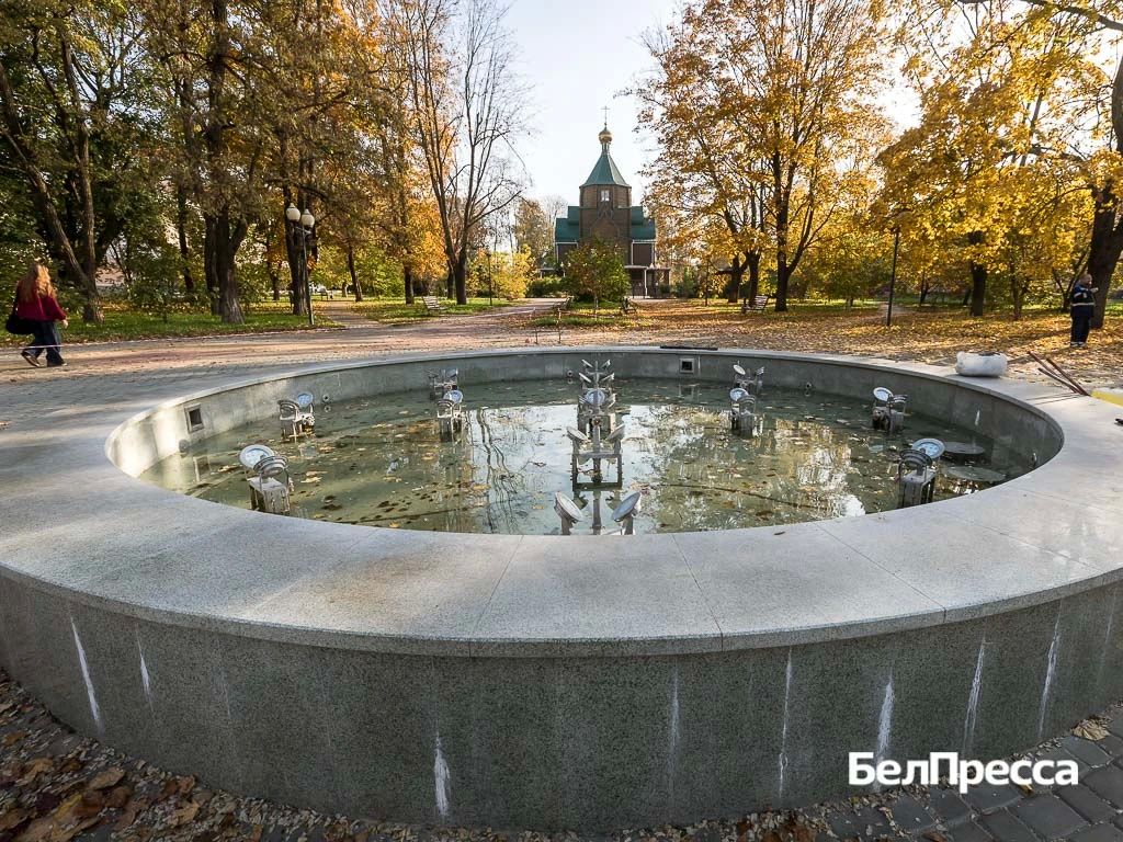 В Белгороде начали подготавливать к зиме фонтаны
