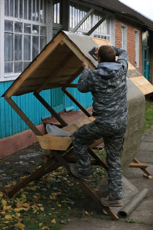 Владимир Переверзев: Тепло наших рук: Как волонтеры ОМК «Энергомаш» превращают уникальный «Лес на Ворскле» в дом для зимующих обитателей Владимир Переверзев: Тепло наших рук: Как волонтеры ОМК «Энергомаш» превращают уникальный «Лес на Ворскле» в дом для зимующих обитателей