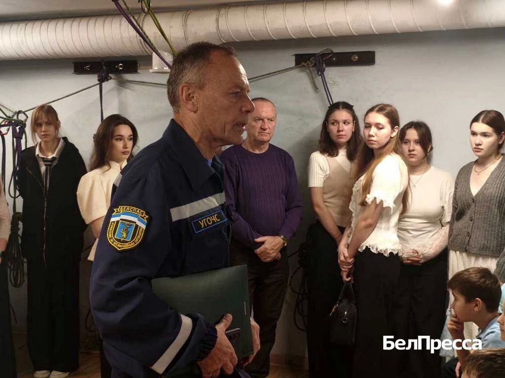 Школы в Белгороде начали проверять на эффективность действий во время ЧС. Специалисты управления ГОЧС города также проверяют корректность действий персонала школ при выводе детей в укрытия и их умения оказывать первую помощь Школы в Белгороде начали проверять на эффективность действий во время ЧС. Специалисты управления ГОЧС города также проверяют корректность действий персонала школ при выводе детей в укрытия и их умения оказывать первую помощь