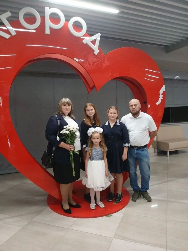 Быть многодетными родителями — это настоящее призвание, требующее неиссякаемого запаса душевных сил и умения видеть радость в каждом моменте Быть многодетными родителями — это настоящее призвание, требующее неиссякаемого запаса душевных сил и умения видеть радость в каждом моменте