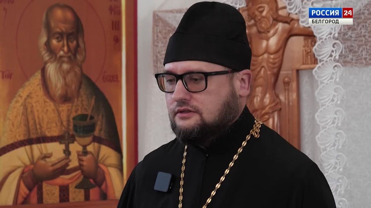 «Можно ли женщинам приходить в храм в брюках, обязательно ли покрывать голову? И можно ли в «критические дни» заходить в храм, прикладываться к иконам, участвовать в таинствах?»