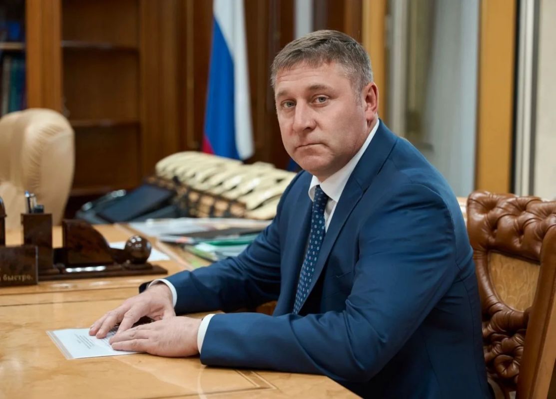 Александр Шуваев провёл рабочую встречу с заместителем председателя правительства России Маратом Хуснуллиным Александр Шуваев провёл рабочую встречу с заместителем председателя правительства России Маратом Хуснуллиным