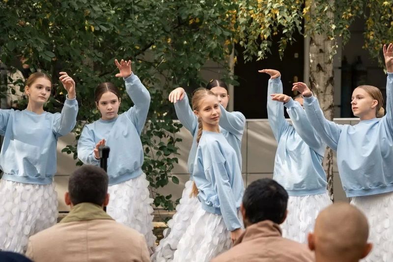 В День отца представитель общественного Совета при ОМВД России " Белгородский" Алина Колотилова при участии активистов "Движения первых" организовала концерт в военном госпитале В День отца представитель общественного Совета при ОМВД России " Белгородский" Алина Колотилова при участии активистов "Движения первых" организовала концерт в военном госпитале
