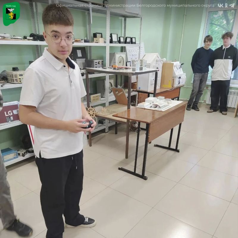 Учащиеся Разуменской школы №4 «Вектора Успеха» посетили Белгородский политехнический колледж Учащиеся Разуменской школы №4 «Вектора Успеха» посетили Белгородский политехнический колледж