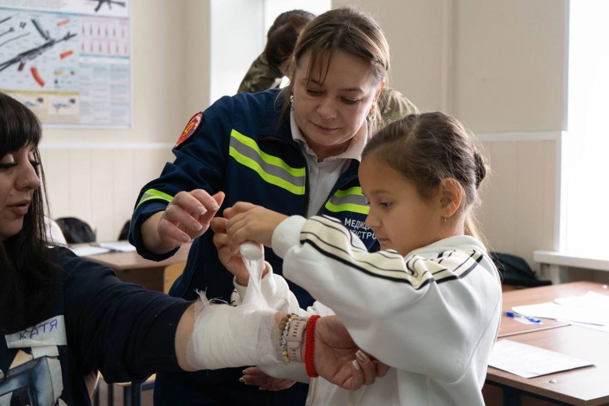 В городе Губкин прошёл слёт волонтёров, оказывающих поддержку участникам специальной военной операции и их семьям В городе Губкин прошёл слёт волонтёров, оказывающих поддержку участникам специальной военной операции и их семьям