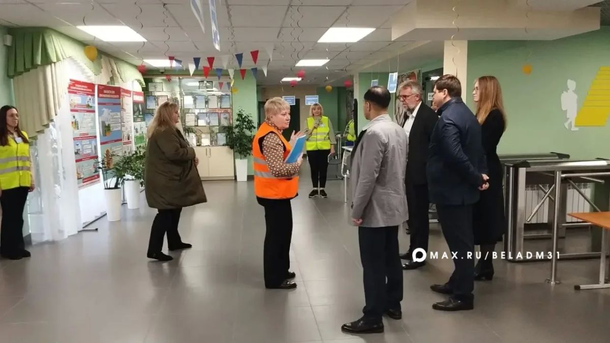 Министр региональной безопасности Белгородской области Алмаз Хазиев оценил, как организована работа пунктов обогрева населения в областном центре Министр региональной безопасности Белгородской области Алмаз Хазиев оценил, как организована работа пунктов обогрева населения в областном центре