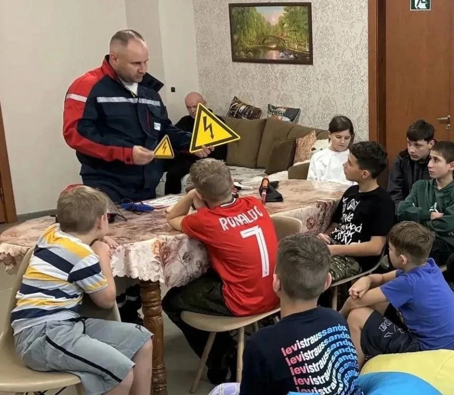 Безопасные каникулы: энергетики «Белгородэнерго» напомнили детям о важных правилах Безопасные каникулы: энергетики «Белгородэнерго» напомнили детям о важных правилах
