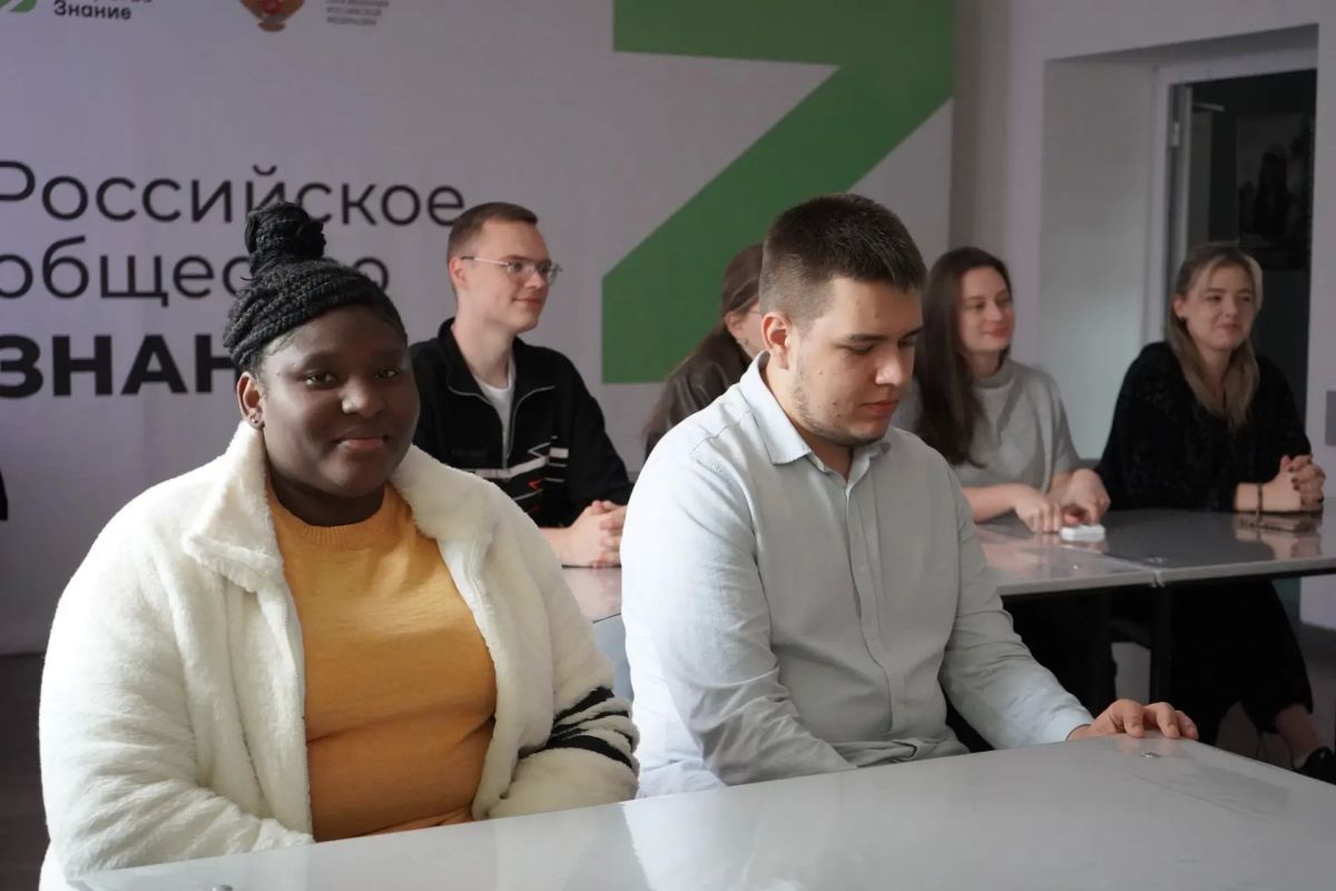 Встретились с Белгородской делегацией — участниками Международного фестиваля молодёжи — 2026 Встретились с Белгородской делегацией — участниками Международного фестиваля молодёжи — 2026
