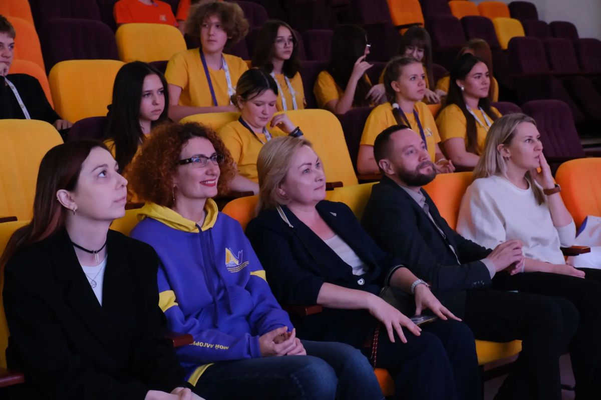 Сегодня в Региональном центре выявления и поддержки одарённых детей Белгородской области состоялось закрытие профильной смены «Школа креативных индустрий» Сегодня в Региональном центре выявления и поддержки одарённых детей Белгородской области состоялось закрытие профильной смены «Школа креативных индустрий»