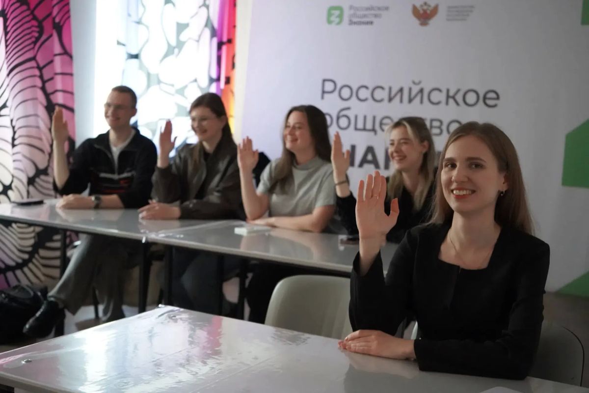 Встретились с Белгородской делегацией — участниками Международного фестиваля молодёжи — 2026