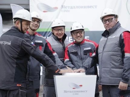 Александр Шуваев поучаствовал в запуске обновлённой установки металлизации на ОЭМК