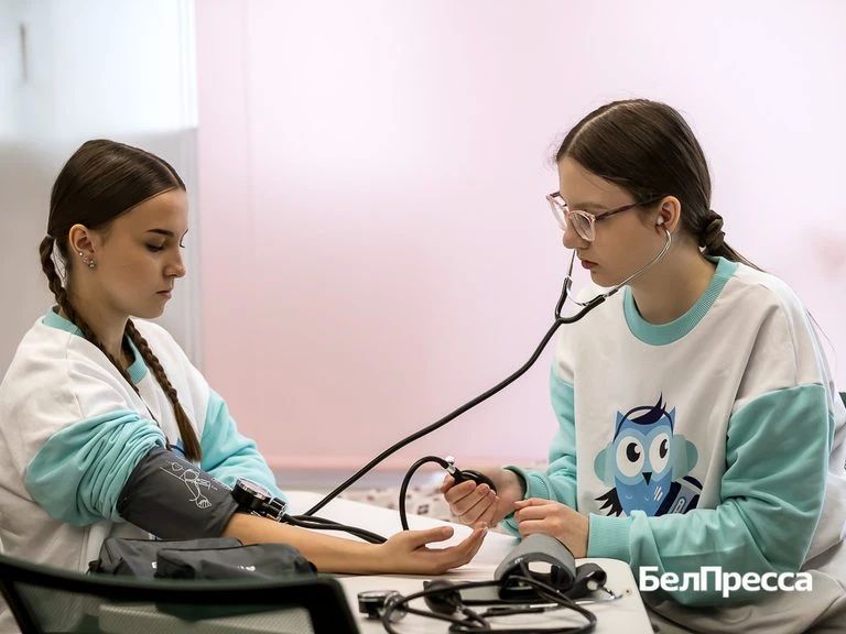 В медицинских классах школ Белгорода отрабатывают навыки оказания первой помощи В медицинских классах школ Белгорода отрабатывают навыки оказания первой помощи