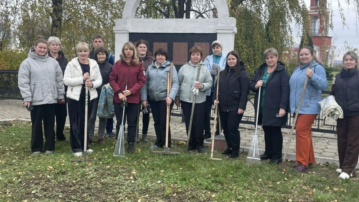 В рамках месячника служения Белгородской области в Борисовском округе продолжаются работы по благоустройству В рамках месячника служения Белгородской области в Борисовском округе продолжаются работы по благоустройству