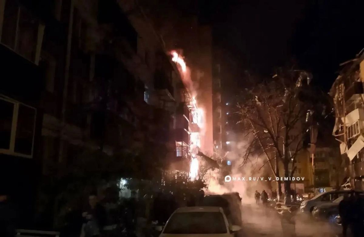 ВСУ ночью нанесли массированный удар по центру Белгорода — по предварительным данным, один человек погиб, еще 14 ранены ВСУ ночью нанесли массированный удар по центру Белгорода — по предварительным данным, один человек погиб, еще 14 ранены