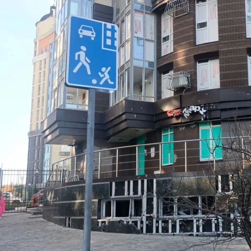 В Белгороде восстановили дорожные знаки в пострадавшем от атаки ВСУ районе В Белгороде восстановили дорожные знаки в пострадавшем от атаки ВСУ районе