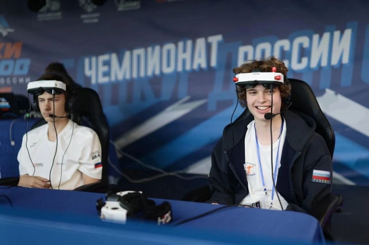 Белгородские пилоты третий год подряд стали сильнейшими на Чемпионате России по гонкам дронов Белгородские пилоты третий год подряд стали сильнейшими на Чемпионате России по гонкам дронов