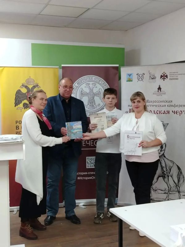 Патриотическая работа ученика Илёк-Пеньковской школы Артёма Притыченко была по достоинству оценена жюри регионального конкурса исследовательских работ «Летопись моего рода» Патриотическая работа ученика Илёк-Пеньковской школы Артёма Притыченко была по достоинству оценена жюри регионального конкурса исследовательских работ «Летопись моего рода»
