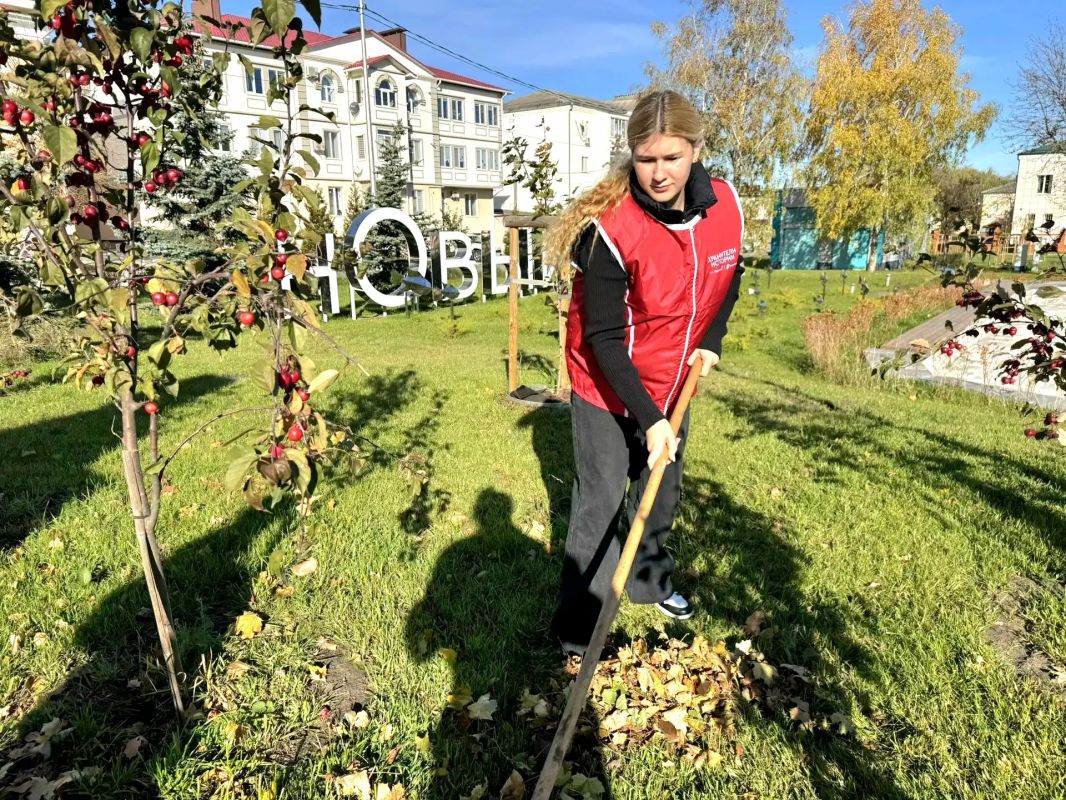 В рамках осеннего месячника добровольного служения активисты «Движения Первых» из городской школы №1 провели важную и нужную акцию В рамках осеннего месячника добровольного служения активисты «Движения Первых» из городской школы №1 провели важную и нужную акцию