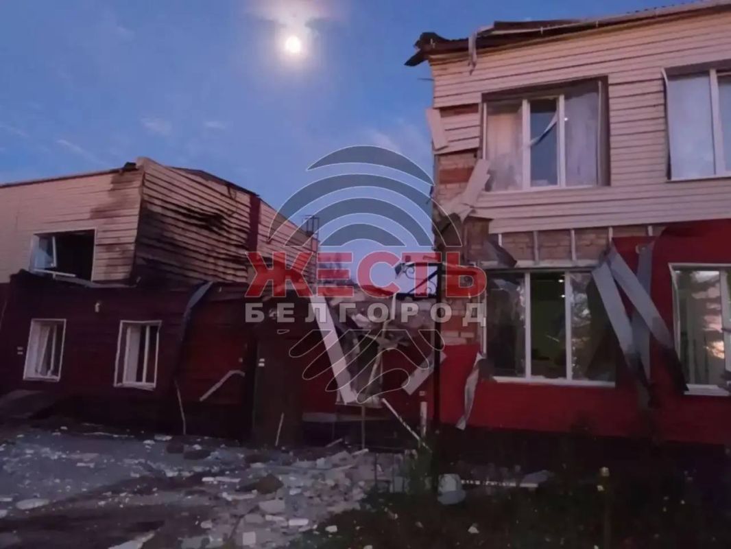 Вчера при ударе БПЛА пострадала школа в Курасовке Ивнянского округа Вчера при ударе БПЛА пострадала школа в Курасовке Ивнянского округа
