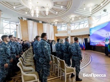 Белгородским судебным приставам вручили региональные и ведомственные награды Белгородским судебным приставам вручили региональные и ведомственные награды