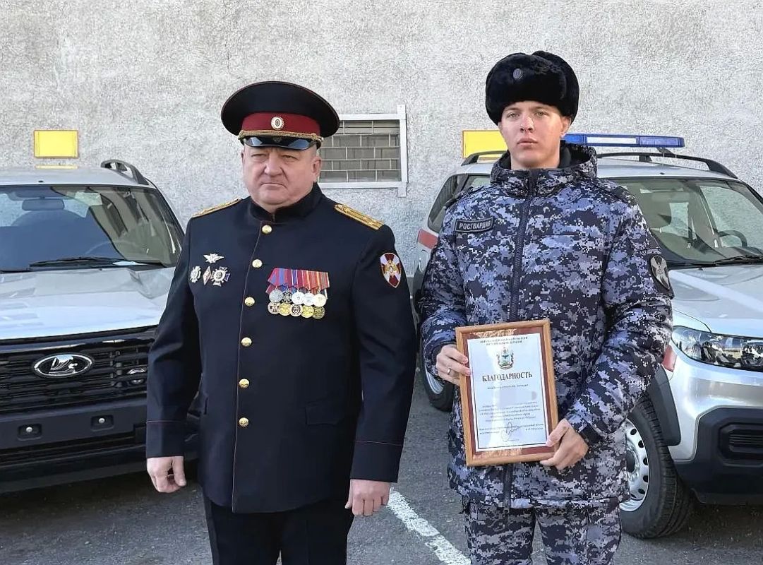 Новые служебные автомобили вручили росгвардейцам в Белгороде Новые служебные автомобили вручили росгвардейцам в Белгороде