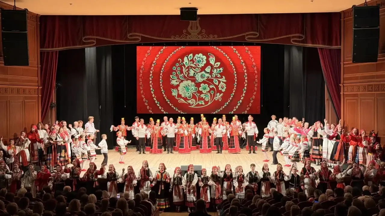 В Белгородской государственной филармонии сегодня праздничный концерт, посвящённый 55-летию Ансамбля песни и танца «Белогорье»