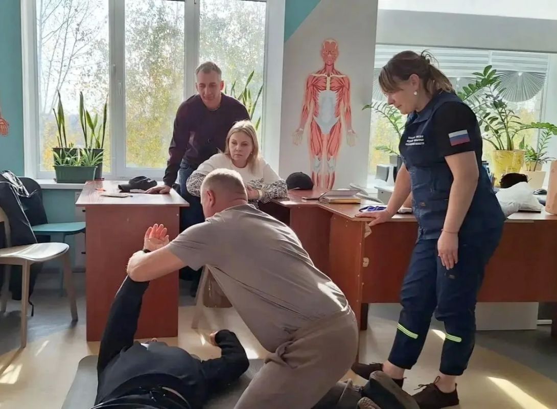Краснояружские педагоги прошли курс по оказанию первой доврачебной помощи Краснояружские педагоги прошли курс по оказанию первой доврачебной помощи