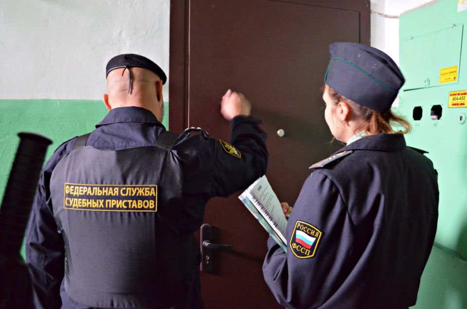 Что делать, если к вам внезапно пришли судебные приставы