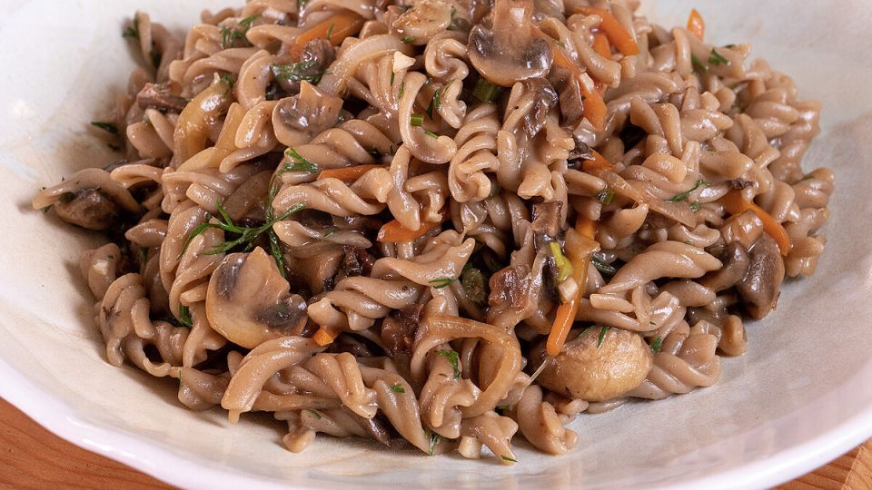 Легкое и вкусное блюдо: макароны с шампиньонами за считанные минуты