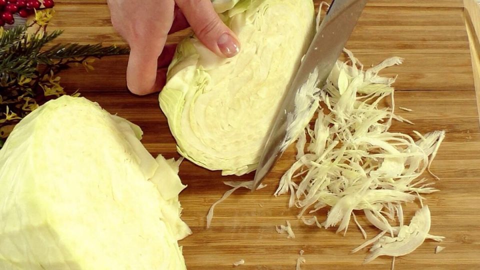 Сочный и хрустящий: свежий салат из тыквы и капусты, который стоит попробовать