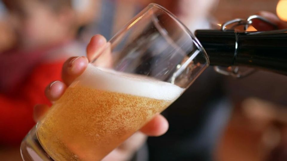 Как избежать испорченного пива: советы экспертов по хранению и распознаванию