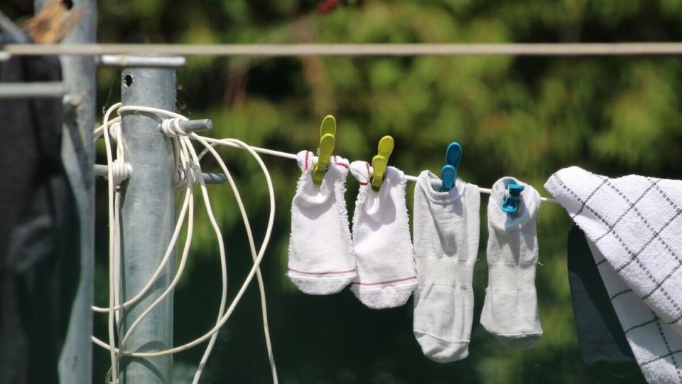 Станут как новые: способ отстирать даже самые грязные носки