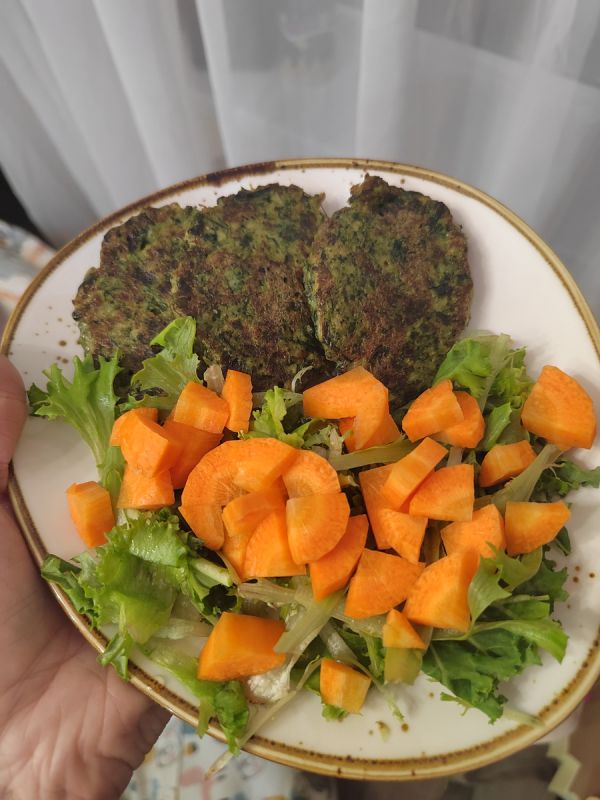 Нежные оладьи из брокколи и шпината: идеальное решение для здорового ужина