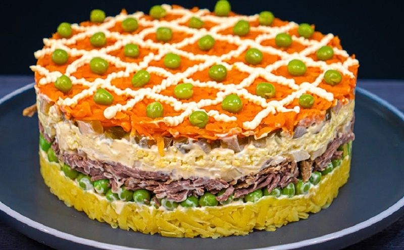 Салат-торт с говядиной: оригинальное блюдо для праздничного стола