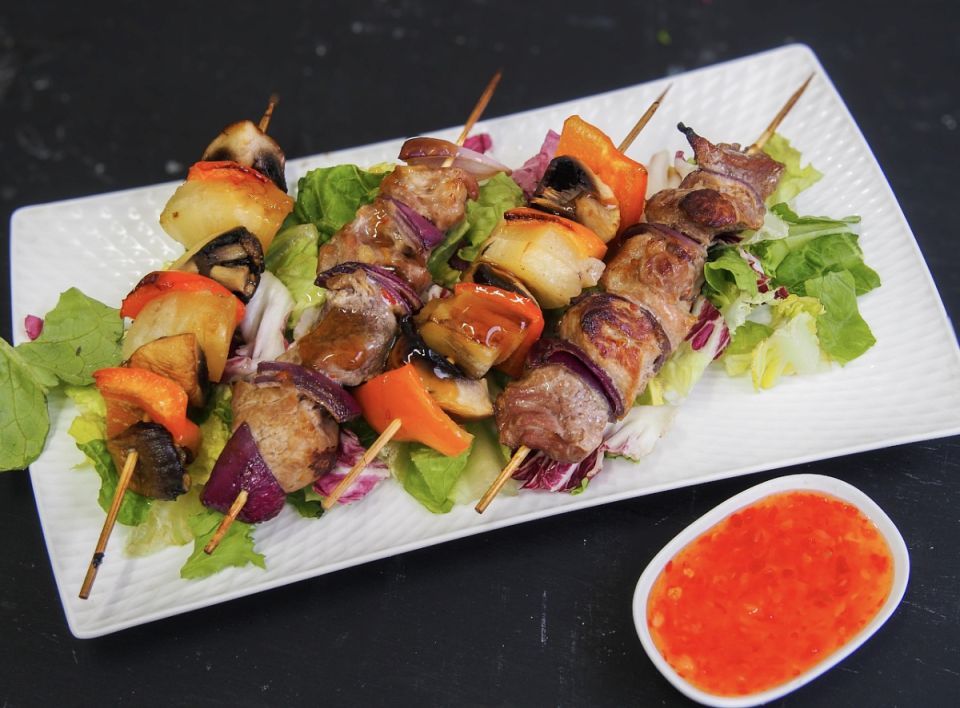 Кебабы из свинины с шампиньонами и овощами